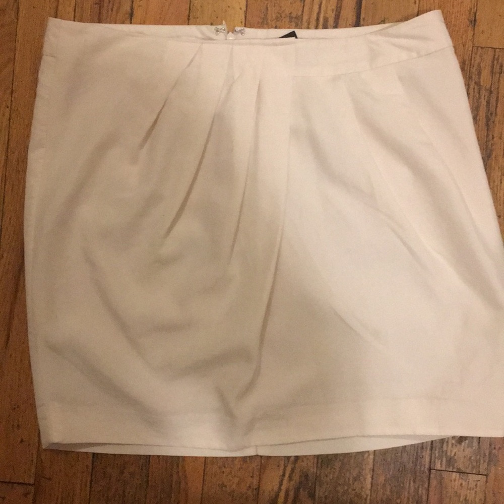 Gap cream mini skirt